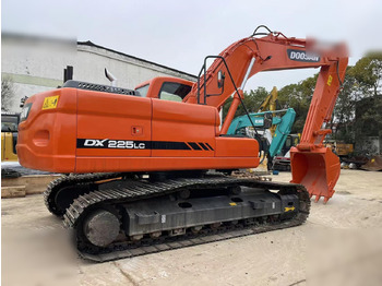 Pásové rýpadlo DOOSAN DX225 LC: obrázek 3
