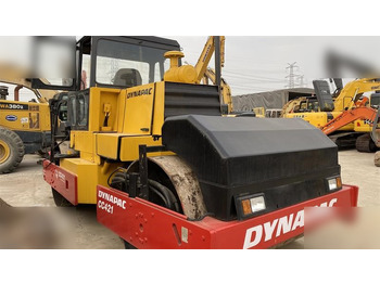 Silniční válec DYNAPAC CC421: obrázek 2