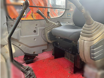 Pásové rýpadlo HITACHI EX60: obrázek 5
