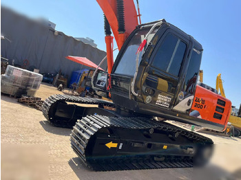 Pásové rýpadlo HITACHI ZX200-3G: obrázek 2
