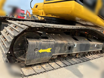 Pásové rýpadlo KOMATSU PC220-7: obrázek 2
