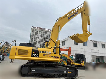 Pásové rýpadlo KOMATSU PC300-8