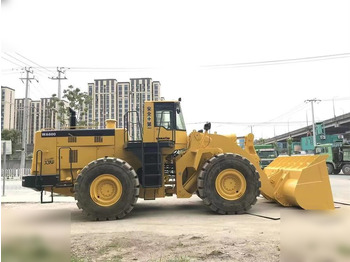 Kolový nakladač KOMATSU WA600-3