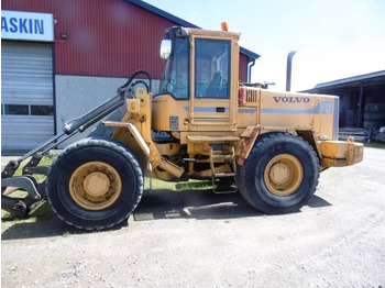 Kolový nakladač VOLVO L90