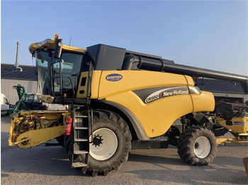 Sklízecí mlátička NEW HOLLAND CR980
