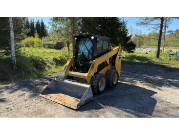 Smykový nakladač CATERPILLAR 226D