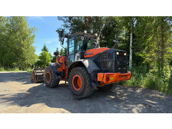 Kolový nakladač Hitachi ZW140: obrázek 3