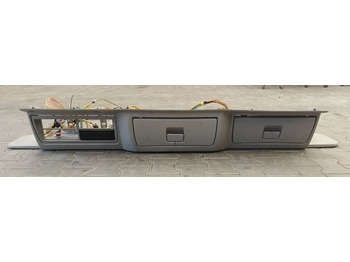 Kabina a interiér VOLVO FL