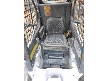 Smykový nakladač BOBCAT S70: obrázek 5