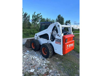 Smykový nakladač BOBCAT S300