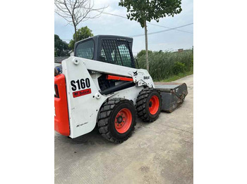 Smykový nakladač USED BOBCAT S160 Skid-steer Loader Bobcat S160 Carry Sweeper with Very Good Performance Is for Sale at a Low Price.: obrázek 4