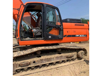 Pásové rýpadlo DOOSAN DX300