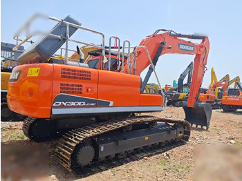 Pásové rýpadlo DOOSAN DX300 LC: obrázek 3