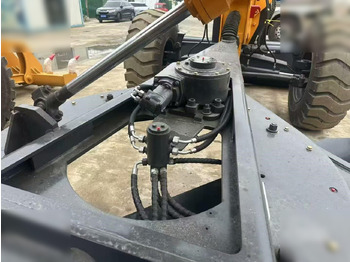 Grejdr XCMG GR2153: obrázek 4 Grejdr XCMG GR2153: obrázek 4