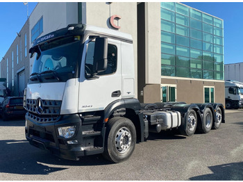 Podvozek s kabinou MERCEDES-BENZ Arocs