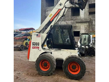 Smykový nakladač BOBCAT S300