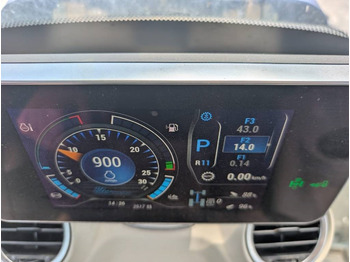 Traktor New Holland T 8.380: obrázek 3