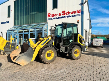 Kolový nakladač KOMATSU WA70