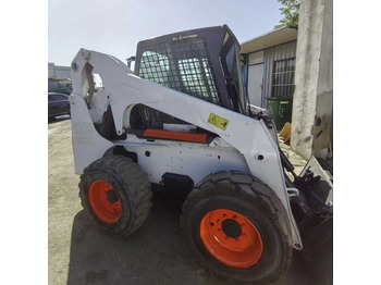 Smykový nakladač BOBCAT S300