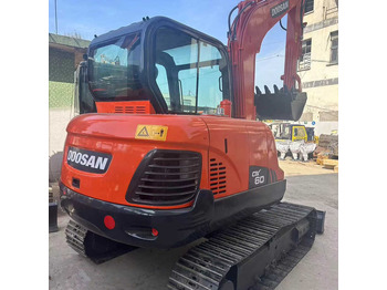 Pásové rýpadlo DOOSAN DX60