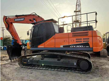 Pásové rýpadlo DOOSAN DX300