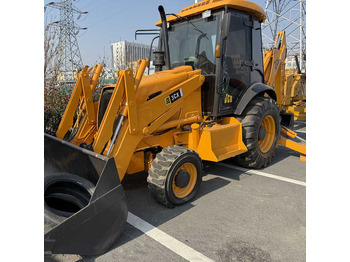 Rýpadlo-nakladač JCB 3CX