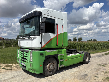 Tahač RENAULT Magnum 520