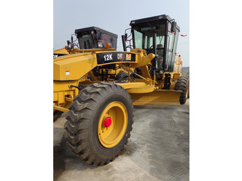 Grejdr CATERPILLAR 12