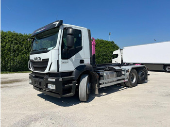 Hákový nosič kontejnerů IVECO Stralis 460