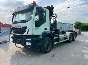 Hákový nosič kontejnerů IVECO Trakker