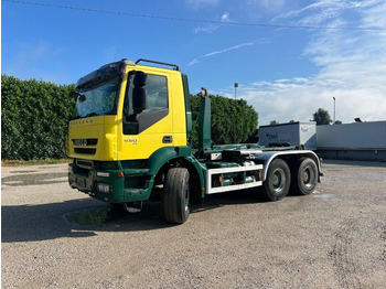 Hákový nosič kontejnerů IVECO Trakker