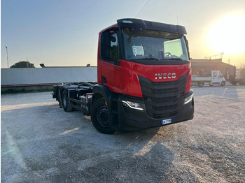Nový Hákový nosič kontejnerů IVECO X-WAY AD260 NUOVO TARGATO SCARRABILE: obrázek 2
