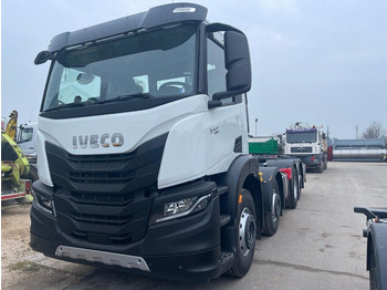 Hákový nosič kontejnerů IVECO X-WAY