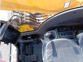 Nový Pásové rýpadlo New JCB JS 200 tracked excavator: obrázek 5