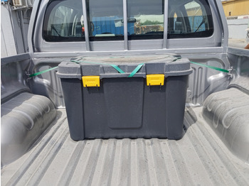 Nový Pick-up, Dodávka s dvojitou kabinou pro dopravu těžké techniky Toyota Hilux: obrázek 4