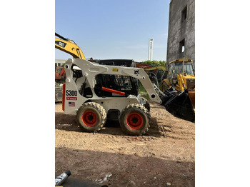 Smykový nakladač BOBCAT S300