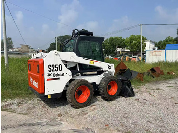 Smykový nakladač BOBCAT S250