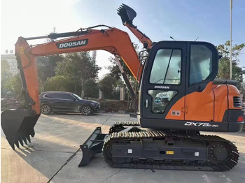 Mini rýpadlo DOOSAN DX75