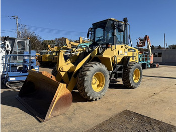 Kolový nakladač KOMATSU WA100