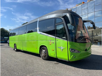 Turistický autobus