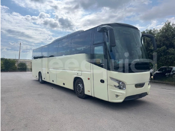 Turistický autobus