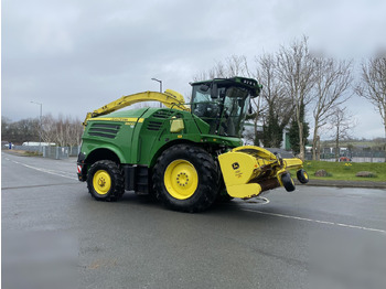 Sklízecí řezačka JOHN DEERE 8600