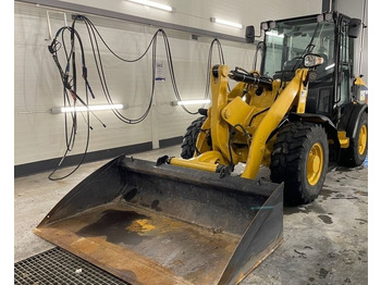 Kolový nakladač CATERPILLAR 906H