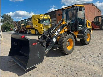 Kolový nakladač JCB 409