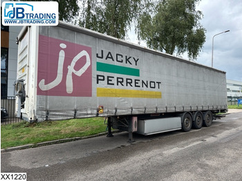Plachtový návěs FRUEHAUF