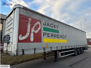 Plachtový návěs FRUEHAUF