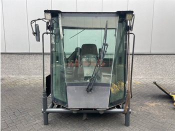 Kabina a interiér NEW HOLLAND