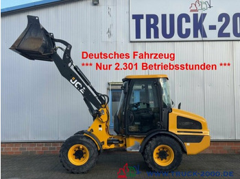 Kolový nakladač JCB 407