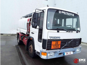 Cisternové vozidlo VOLVO FL6