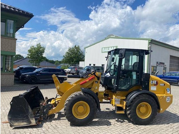 Kolový nakladač CATERPILLAR 908